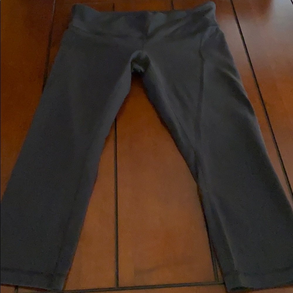 Lululemon cropped pants